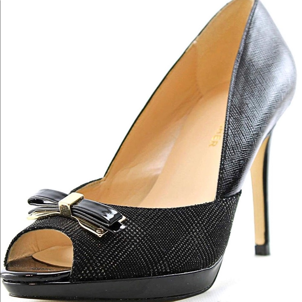 👠Marc Fisher Peep Toe Pumps👠